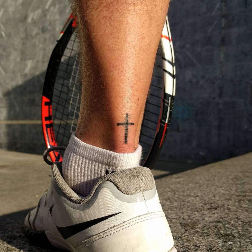 Cruz para Lander. Tú has abierto el camino. Que Dios te proteja y te cuide. // Cross for Lander. You have lead the way. May the lord bless you and take care of you.