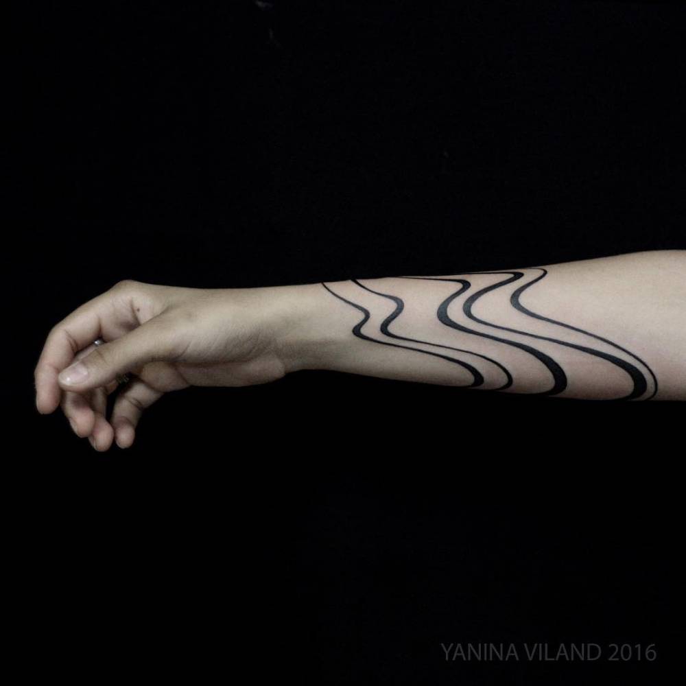 Abstract Lines On The Right Forearm 