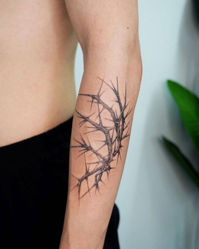 Thorn Tattoos Arm Bold Arm Art With Symbolic Flair Thorn Tattoos Arm Bold Arm Art With Symbolic Flair