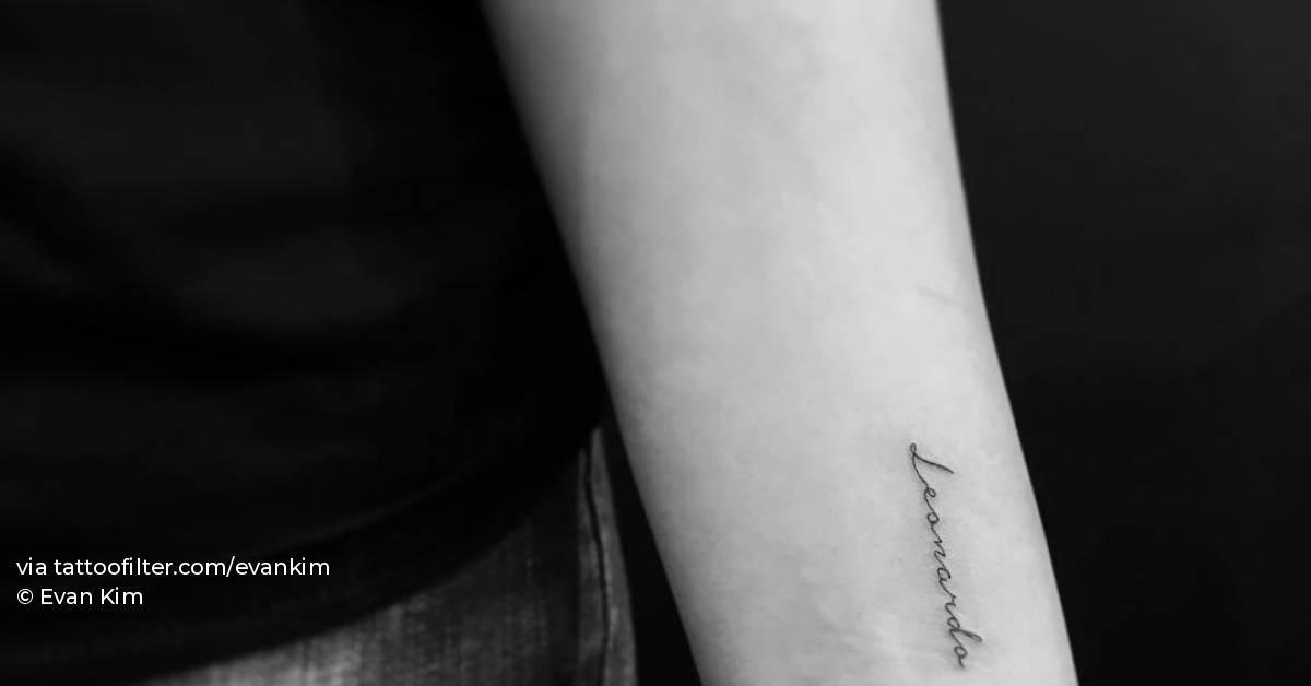 Tattoo Of The Name Leonardo Handwritten On The Wrist tattoo-of-the-name-leonardo-handwritten-on-the-wrist