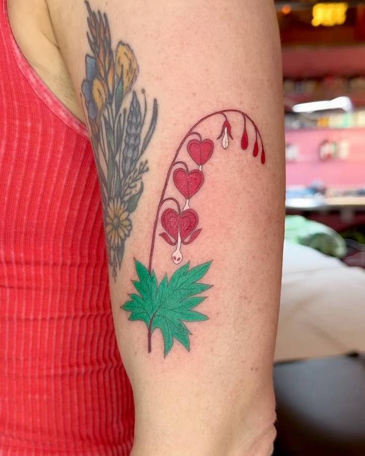 Bleeding Heart Flower Tattoos Heart Tattoo With Dagger Thorn Flowers Bleeding Heart Flower Tattoos Heart Tattoo With Dagger Thorn Flowers