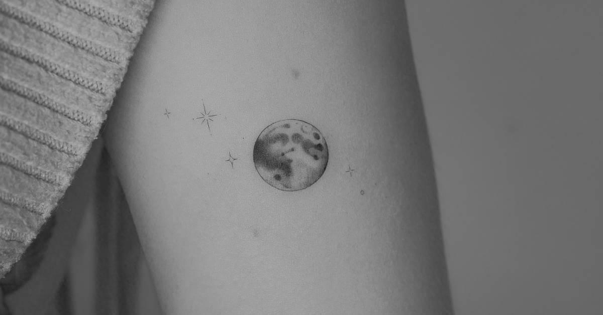 simple-full-moon-tattoo