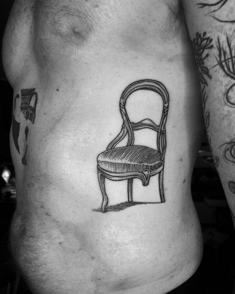 Sedia per ospiti indesiderati (chair for unwelcome people).