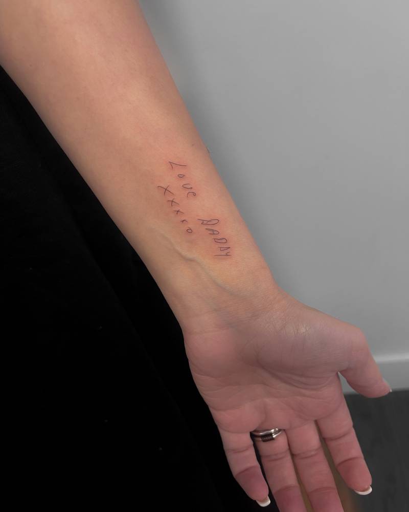 Her dad's handwriting tattooed on the wrist.
