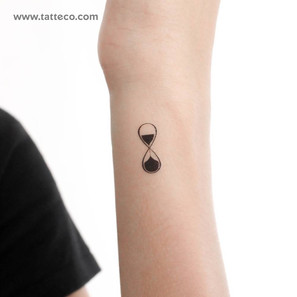 Minimalistic style infinity hourglass temporary tattoo.