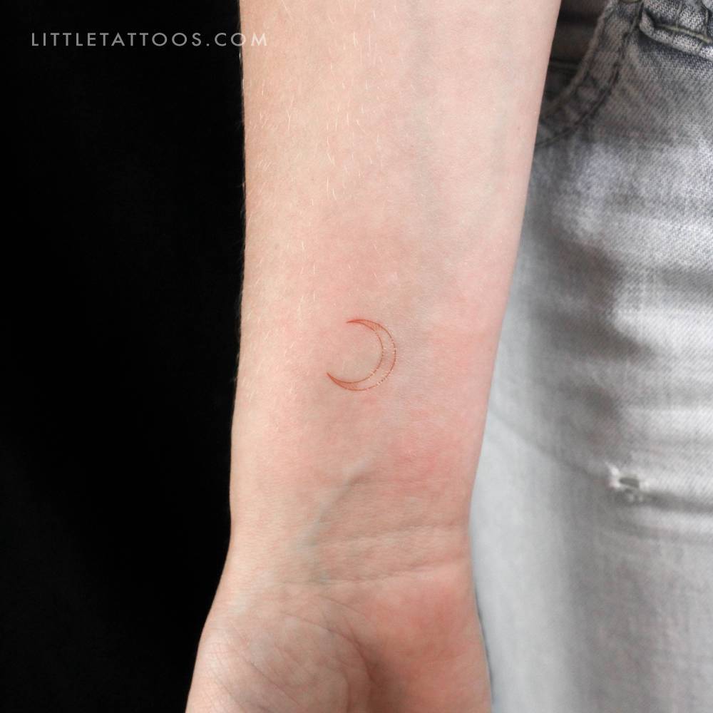 Crescent moon type I [red] by Jakenowicz temporary tattoo.