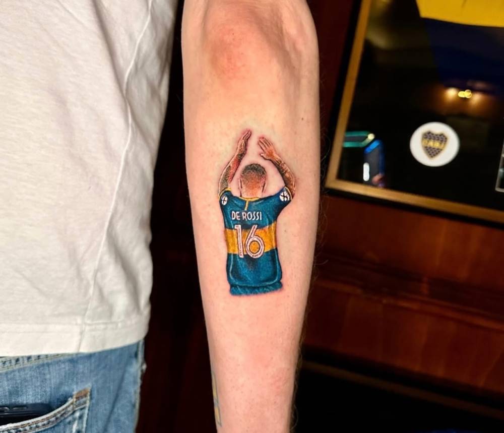 Daniele de Rossi tattoo in micro-realism located on the forearm.