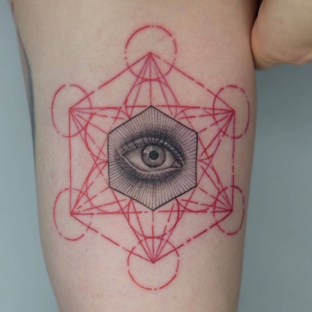 Geometric piece on the inner arm.