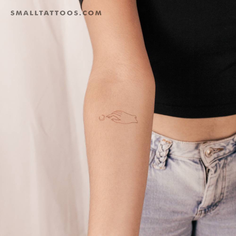 Fine line style 'Luna' by Jakenowicz temporary tattoo.