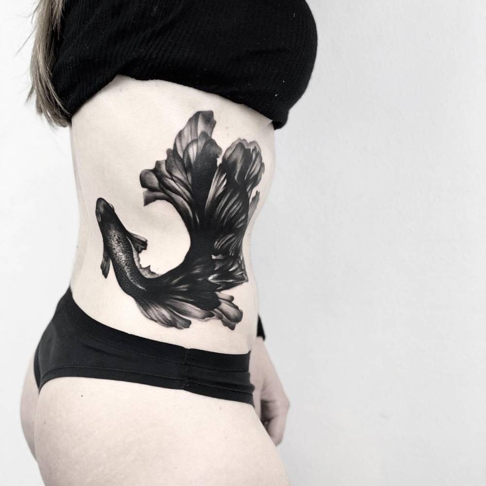Black fish - Cover up.