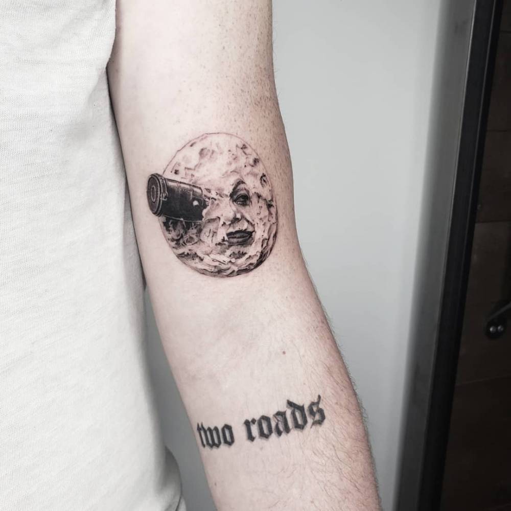 A Trip to the Moon (1902) tattoo on the bicep.
3h