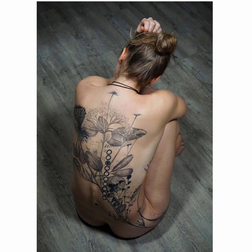 Flowers and plants backpiece
Done :) And all healed!