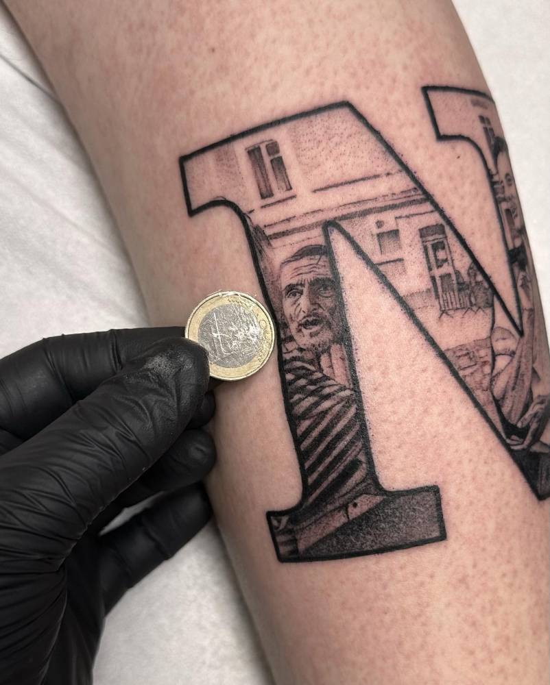 Il nonno di Pietro ha recitato con il sommo.
Tratto da una foto vera.
Tratto da una storia vera.
Grazie della fiducia amico mio.