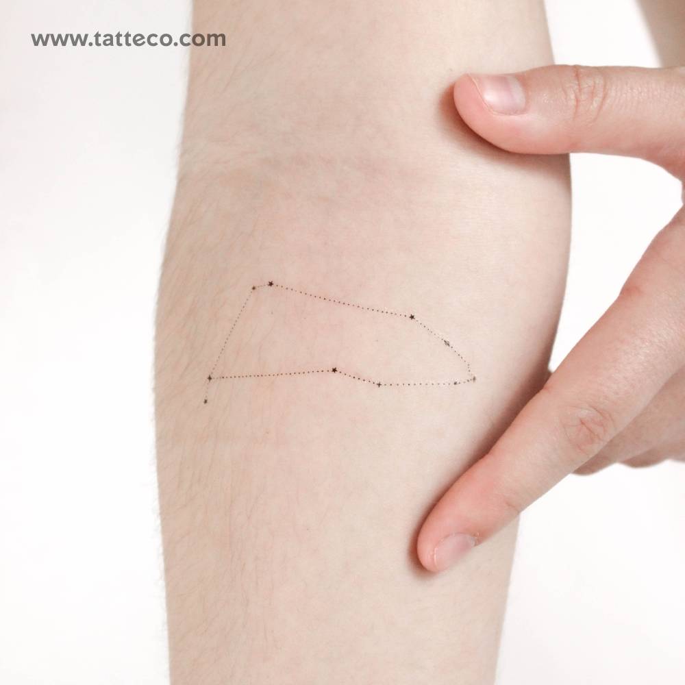 Minimalist Capricornus constellation temporary tattoo by Puntuak.