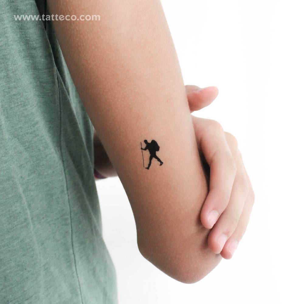 Camino de Santiago pilgrim temporary tattoo located on the tricep.